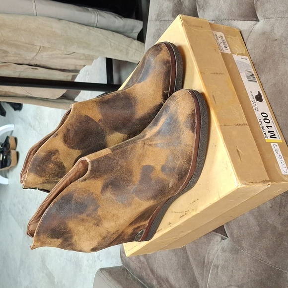 Donald J Pliner 'Dafne' Suede Booties - Picture 1 of 8